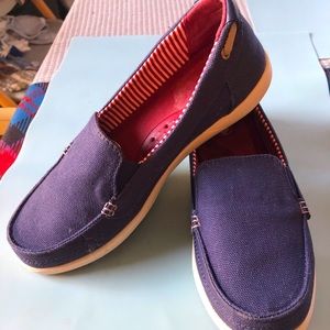 Croc women size 6 loafers Navy